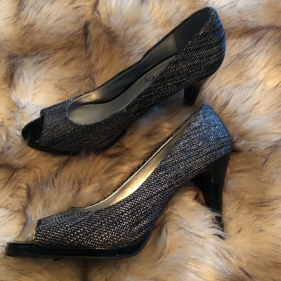 Sam & Libby Sledger - Picture 2 of 4